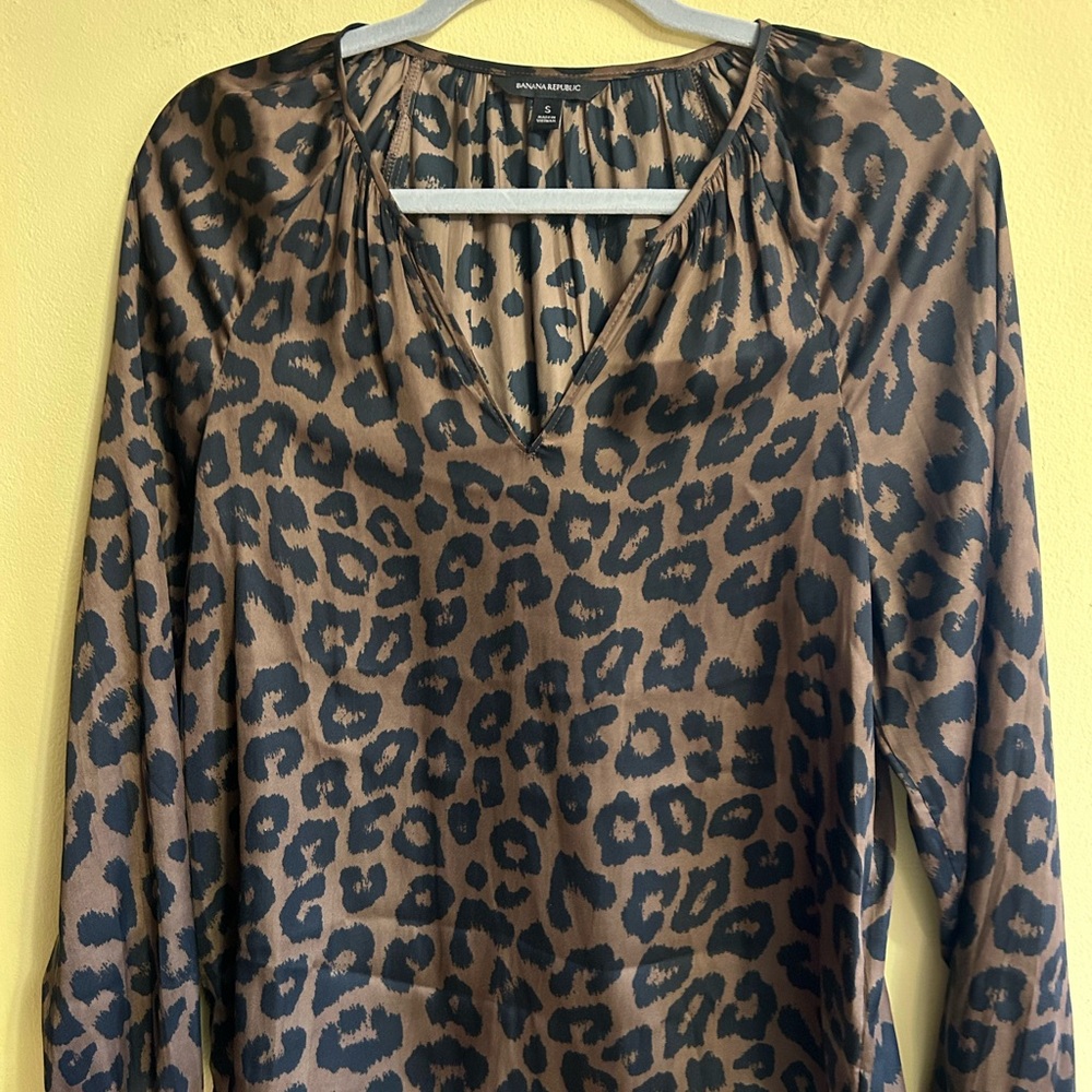 Banana Republic Leopard Print V-Neck Blouse